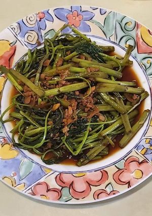 A picture of Water Spinach with Minced Pork.