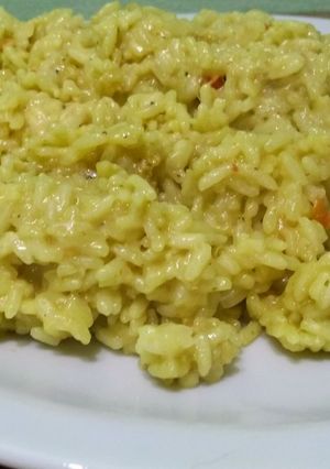 Una foto de Arroz con Caldo y Salteado de Vegetales