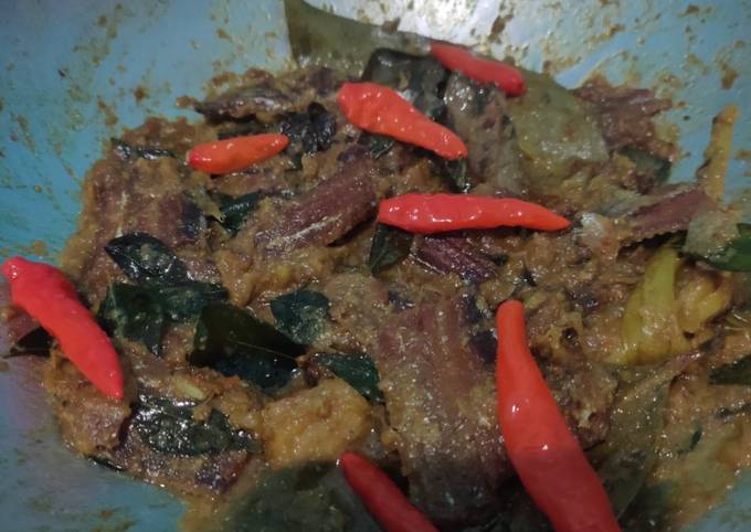 Acar ikan asin (layur)