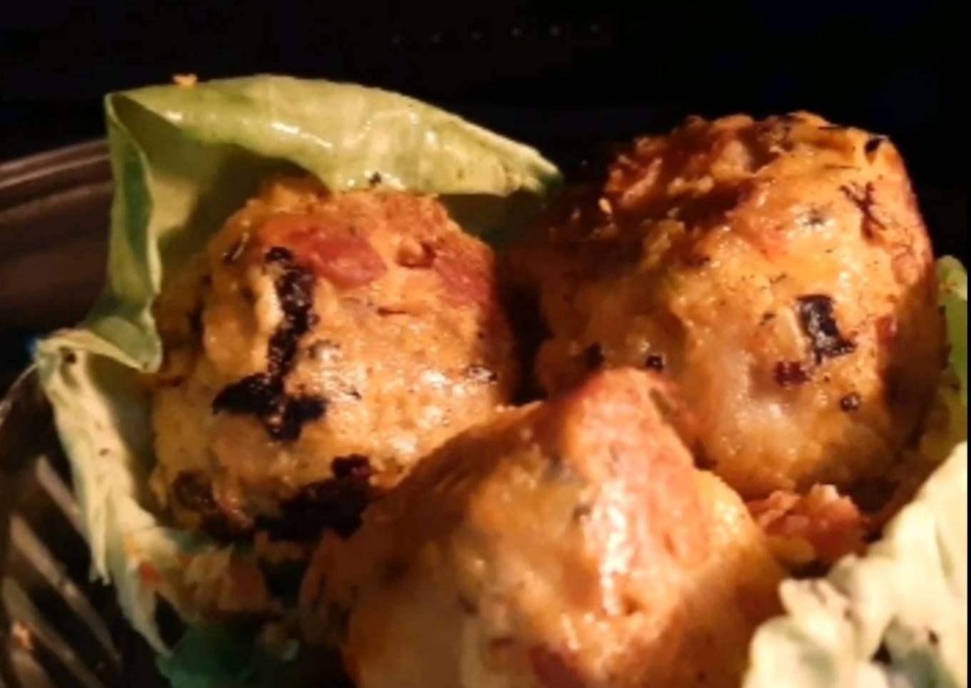 Wheat tandoori momos in a pan