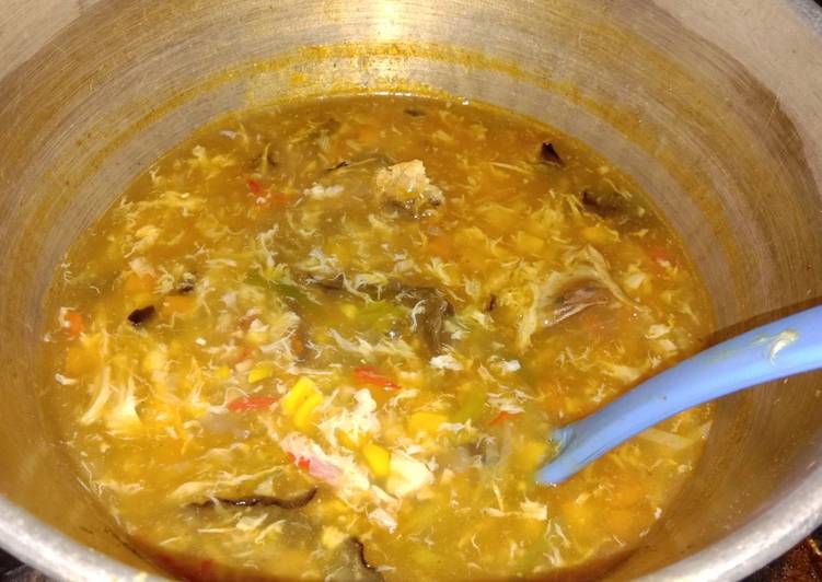 Langkah Mudah untuk Menyiapkan Sup jagung ayam pedas szechuan, Lezat Sekali