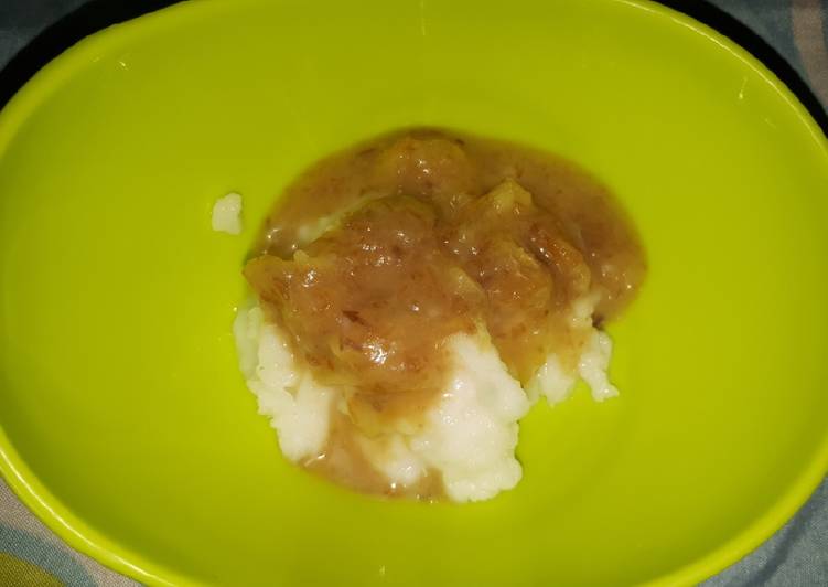 Bubur sumsum kuah kurma