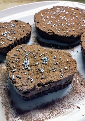 Una foto de Tartitas con ingrediente secreto y chocolate