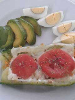 Una foto de Zapallo italiano relleno de verduras