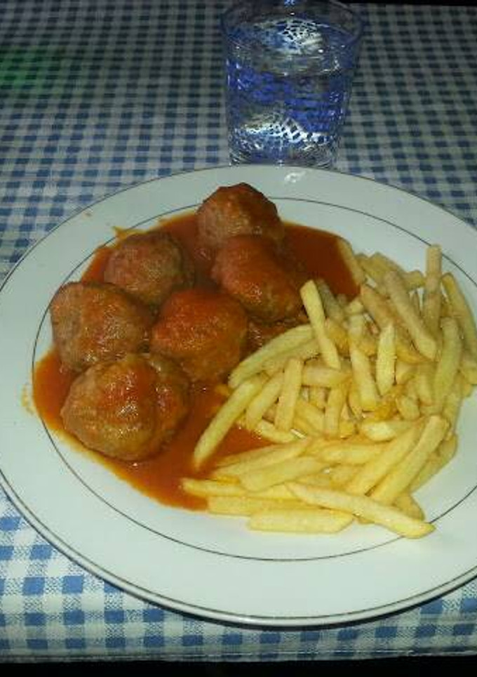 Una foto de Albóndigas en salsa de tomate