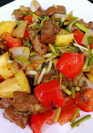 A picture of Shaking Beef (Thit Bo Luc Lac).