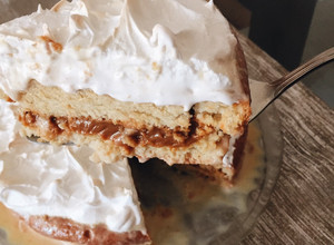 Una foto de Torta cuatro leches 🍰súper fácil
