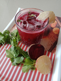 बीटरूट जूस (Beetroot juice recipe in Hindi) रेसिपी मुख्य फोटो