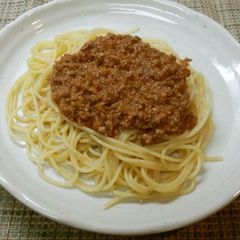 A picture of Everyone Loves This Meat Sauce (Bolognese).