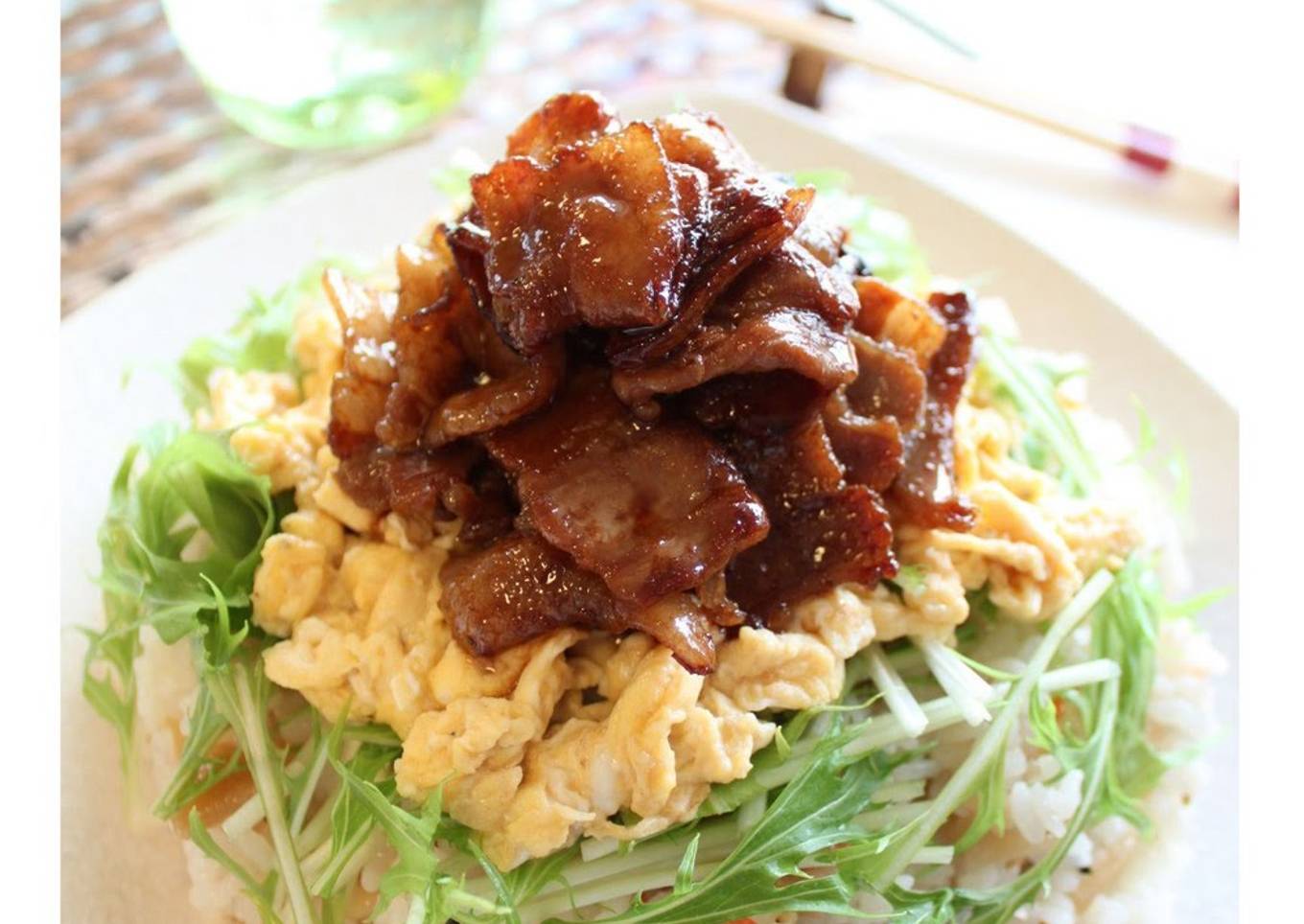 Chirashi Sushi with Thinly-sliced Pork Belly and Creamy Scrambled Eggs