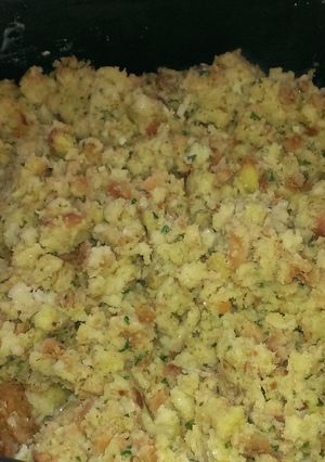 A picture of Crockpot chicken and stuffing.