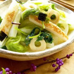 A picture of Napa Cabbage and Kamaboko in a Fragrant An Sauce.