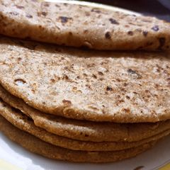 A picture of Aloo paratha.