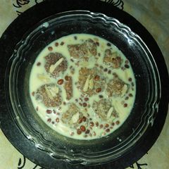A picture of Daliya balls kheer.