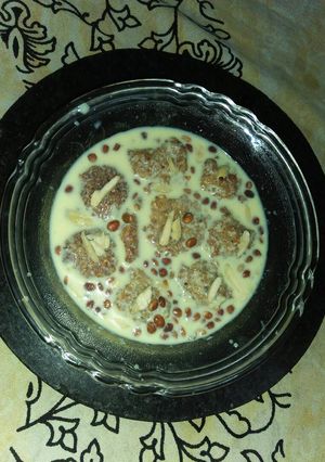 A picture of Daliya balls kheer.