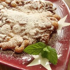 A picture of Funnel Cakes.