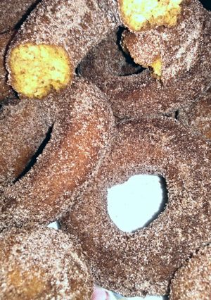 A picture of " Pumpkin Spiced Donuts".
