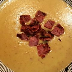 A picture of Bacon, Leek and Potato Soup.