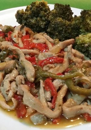 Foto principal de Pollo marinado con soja y verduras 