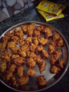 A picture of Maggi pakora.