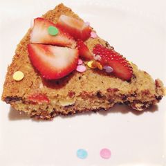 A picture of Chocolate Chip & Almond XL Cookie.