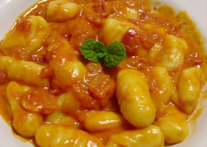 Step-by-Step Guide to Make Homemade Tomato Cream Gnocchi