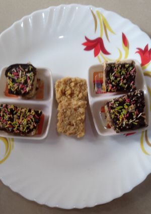 ચોકલેટ માવા બરફી (Chocolate Mawa Barafi Recipe In Gujarati) રેસીપી મુખ્ય ફોટો