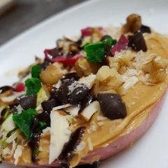 A picture of Apple donut.