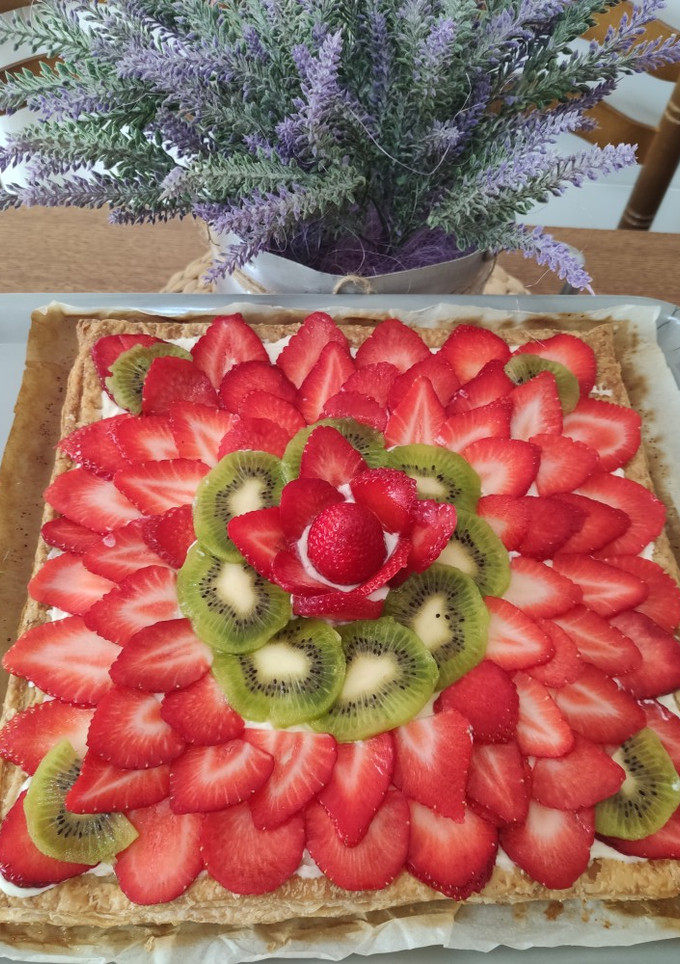 Una foto de Hojaldre de mascarpone y frutas