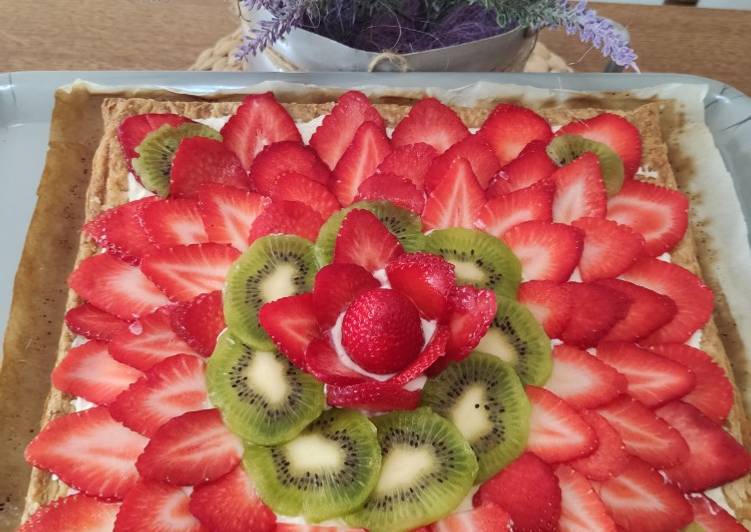 Hojaldre de mascarpone y frutas