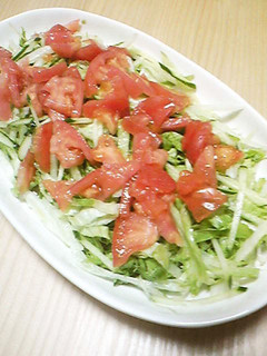 A picture of A Very Easy Lettuce Salad.
