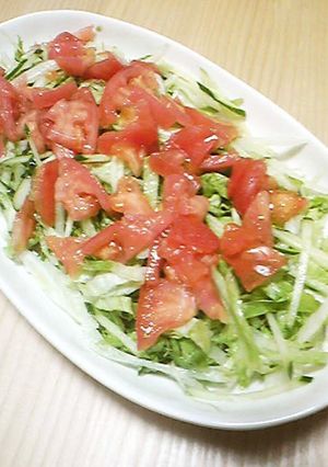 A picture of A Very Easy Lettuce Salad.