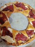 Corona de hojaldre con mermelada de higo, queso de cabra y jamón