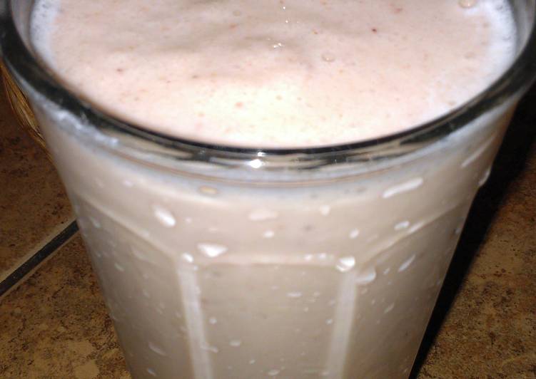 Simple Way to Prepare Perfect awesome strawberry, banana smoothie