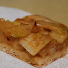 A picture of Spiced Apple Flatbread w/Citrus Wine Drizzle.