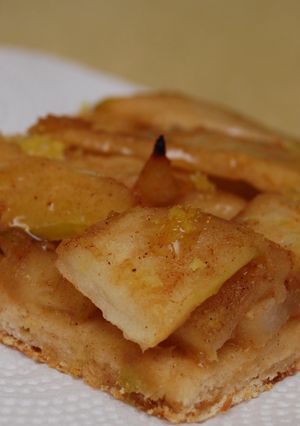 A picture of Spiced Apple Flatbread w/Citrus Wine Drizzle.