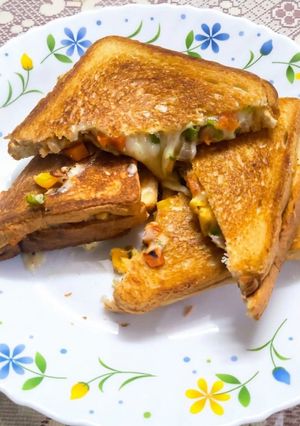 चीज़ बर्स्ट पिज़्ज़ा सैंडविच रेसिपी मुख्य फोटो