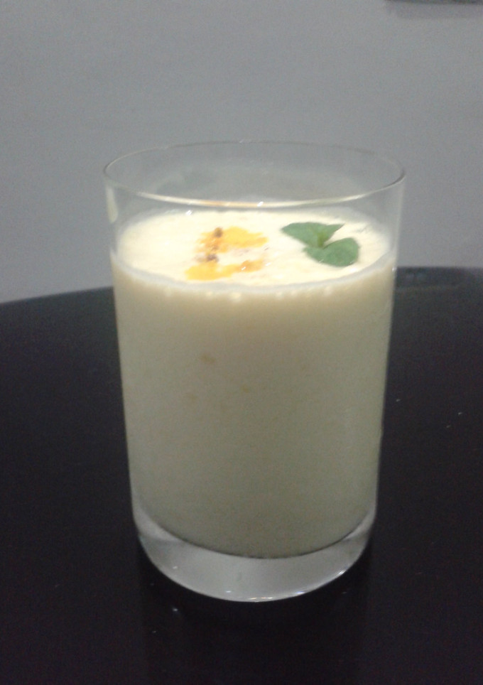 A picture of Refreshing Mango Smoothie.