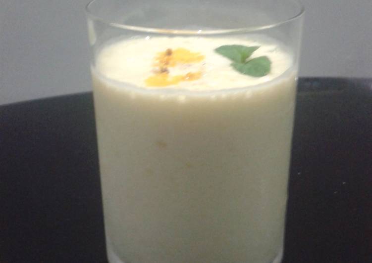 How to Prepare Quick Refreshing Mango Smoothie