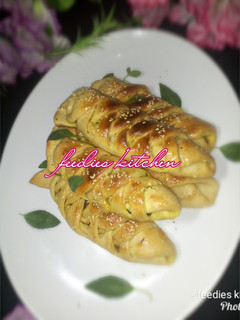 A picture of Stuffed braided bread.