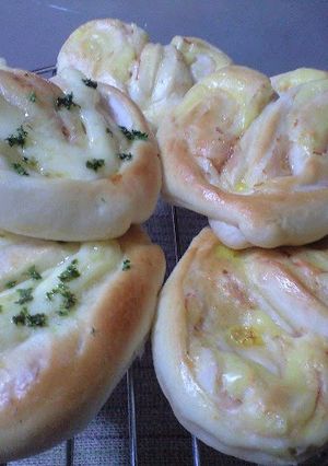 A picture of Heart-Shaped Ham and Mayo & Ham and Cheese Rolls.