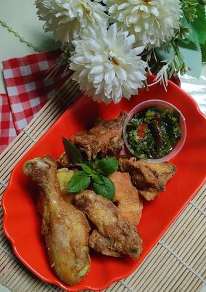 Foto resep Ayam Goreng Telur Sambal Hijau