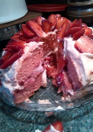 A picture of Double delight strawberry cake.