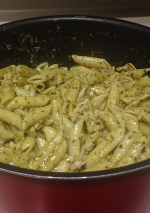 A picture of Basil Pesto Pasta W/ Chicken.