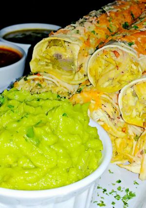 A picture of Mike's Green Chile Chicken Taquitos.