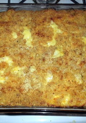 A picture of mac & chesse.