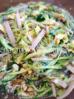 A picture of Tasty Chinese-Style Cellophane Noodle Salad.