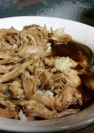 A picture of Teryaki chicken dinner.