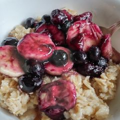A picture of Blueberry Banana Oatmeal.