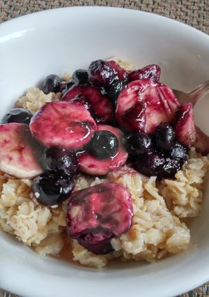 A picture of Blueberry Banana Oatmeal.
